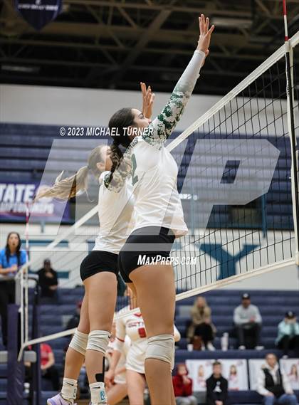 Thumbnail 2 in Owyhee vs Eagle (IHSAA 5A Semi Final) photogallery.
