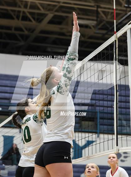 Thumbnail 2 in Owyhee vs Eagle (IHSAA 5A Semi Final) photogallery.
