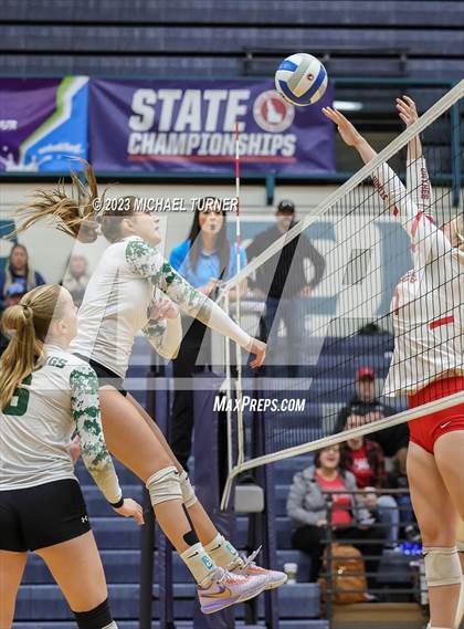 Thumbnail 2 in Owyhee vs Eagle (IHSAA 5A Semi Final) photogallery.