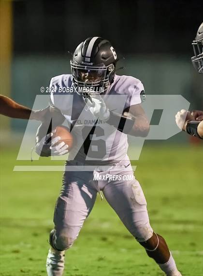 Thumbnail 1 in El Diamante @ Clovis North photogallery.