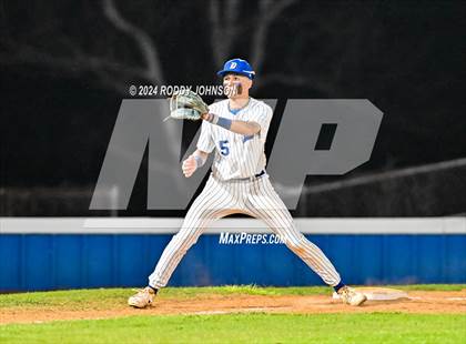 Thumbnail 3 in DeRidder vs Sacred Heart Ville Platte photogallery.