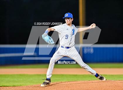 Thumbnail 1 in DeRidder vs Sacred Heart Ville Platte photogallery.