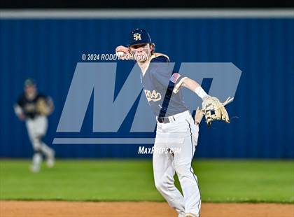 Thumbnail 3 in DeRidder vs Sacred Heart Ville Platte photogallery.