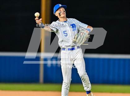 Thumbnail 3 in DeRidder vs Sacred Heart Ville Platte photogallery.
