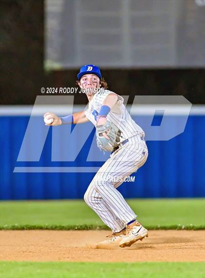 Thumbnail 1 in DeRidder vs Sacred Heart Ville Platte photogallery.