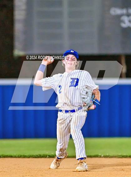 Thumbnail 3 in DeRidder vs Sacred Heart Ville Platte photogallery.