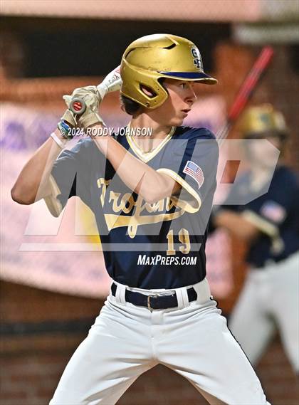 Thumbnail 2 in DeRidder vs Sacred Heart Ville Platte photogallery.