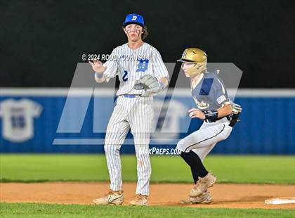 Thumbnail 3 in DeRidder vs Sacred Heart Ville Platte photogallery.