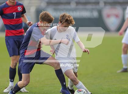 Thumbnail 1 in Roaring Fork vs. Kent Denver (CHSAA 3A State Final) photogallery.