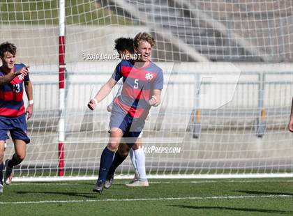 Thumbnail 1 in Roaring Fork vs. Kent Denver (CHSAA 3A State Final) photogallery.