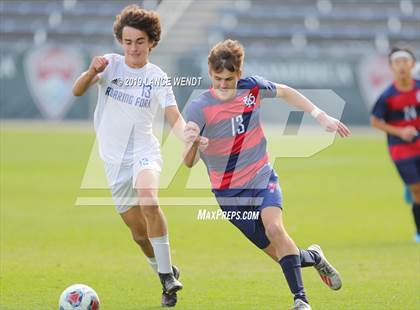 Thumbnail 1 in Roaring Fork vs. Kent Denver (CHSAA 3A State Final) photogallery.