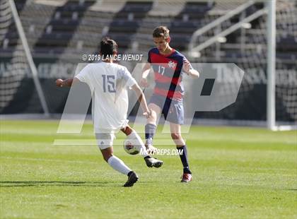 Thumbnail 2 in Roaring Fork vs. Kent Denver (CHSAA 3A State Final) photogallery.