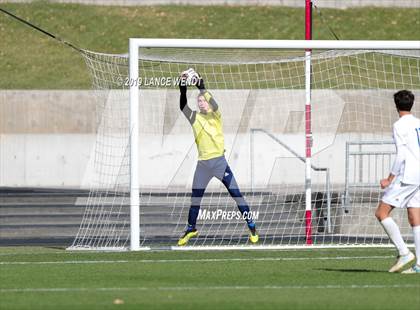 Thumbnail 3 in Roaring Fork vs. Kent Denver (CHSAA 3A State Final) photogallery.