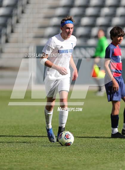Thumbnail 1 in Roaring Fork vs. Kent Denver (CHSAA 3A State Final) photogallery.