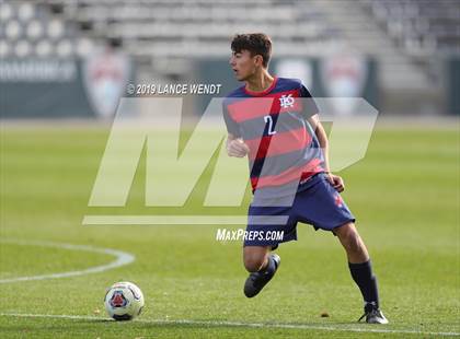 Thumbnail 3 in Roaring Fork vs. Kent Denver (CHSAA 3A State Final) photogallery.