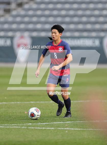 Thumbnail 1 in Roaring Fork vs. Kent Denver (CHSAA 3A State Final) photogallery.