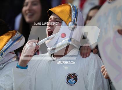 Thumbnail 1 in Roaring Fork vs. Kent Denver (CHSAA 3A State Final) photogallery.