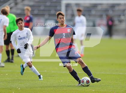 Thumbnail 3 in Roaring Fork vs. Kent Denver (CHSAA 3A State Final) photogallery.