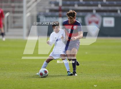 Thumbnail 1 in Roaring Fork vs. Kent Denver (CHSAA 3A State Final) photogallery.