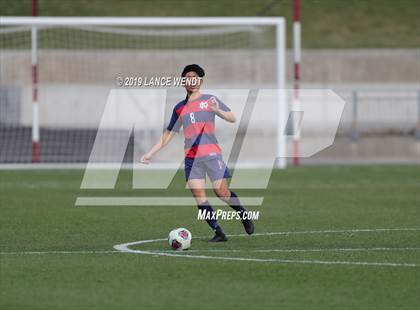 Thumbnail 2 in Roaring Fork vs. Kent Denver (CHSAA 3A State Final) photogallery.
