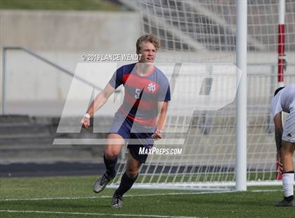 Thumbnail 1 in Roaring Fork vs. Kent Denver (CHSAA 3A State Final) photogallery.
