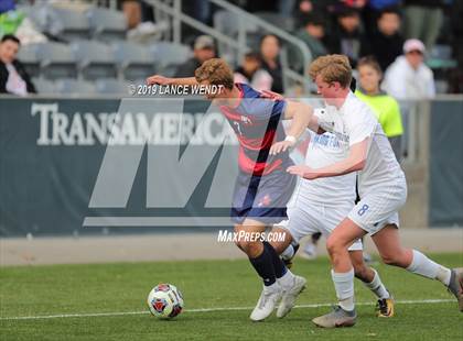 Thumbnail 3 in Roaring Fork vs. Kent Denver (CHSAA 3A State Final) photogallery.