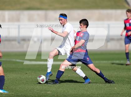 Thumbnail 3 in Roaring Fork vs. Kent Denver (CHSAA 3A State Final) photogallery.