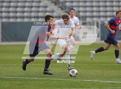 Thumbnail 1 in Roaring Fork vs. Kent Denver (CHSAA 3A State Final) photogallery.