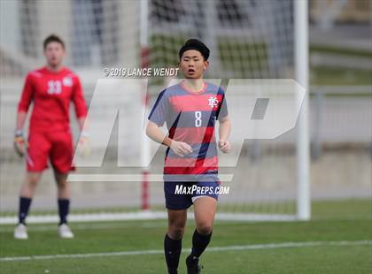Thumbnail 1 in Roaring Fork vs. Kent Denver (CHSAA 3A State Final) photogallery.