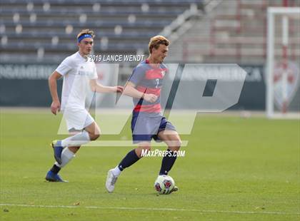 Thumbnail 1 in Roaring Fork vs. Kent Denver (CHSAA 3A State Final) photogallery.