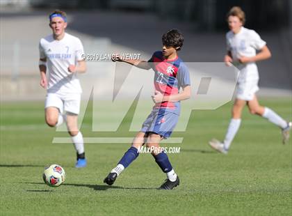 Thumbnail 1 in Roaring Fork vs. Kent Denver (CHSAA 3A State Final) photogallery.