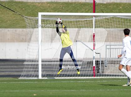 Thumbnail 2 in Roaring Fork vs. Kent Denver (CHSAA 3A State Final) photogallery.