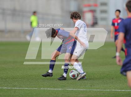Thumbnail 1 in Roaring Fork vs. Kent Denver (CHSAA 3A State Final) photogallery.