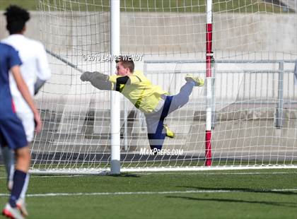 Thumbnail 2 in Roaring Fork vs. Kent Denver (CHSAA 3A State Final) photogallery.
