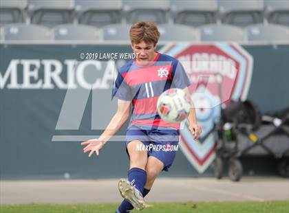 Thumbnail 3 in Roaring Fork vs. Kent Denver (CHSAA 3A State Final) photogallery.