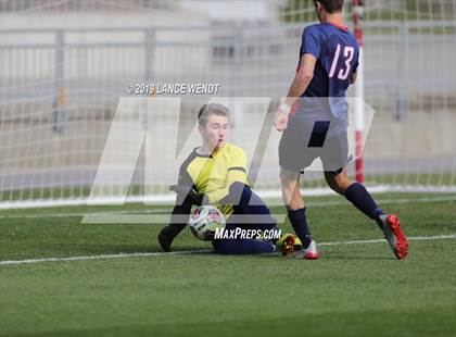 Thumbnail 1 in Roaring Fork vs. Kent Denver (CHSAA 3A State Final) photogallery.