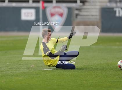 Thumbnail 3 in Roaring Fork vs. Kent Denver (CHSAA 3A State Final) photogallery.