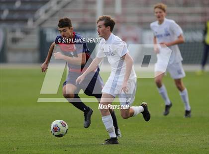 Thumbnail 3 in Roaring Fork vs. Kent Denver (CHSAA 3A State Final) photogallery.