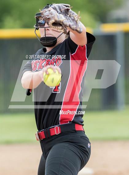 Thumbnail 1 in Racine vs Muskego (WIAA Division 1 Regional Playoff) photogallery.