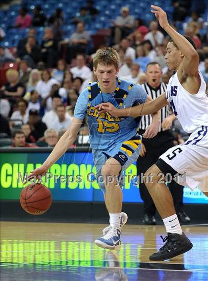 Thumbnail 1 in Center vs. Sacramento (CIF SJS D3 Final) photogallery.