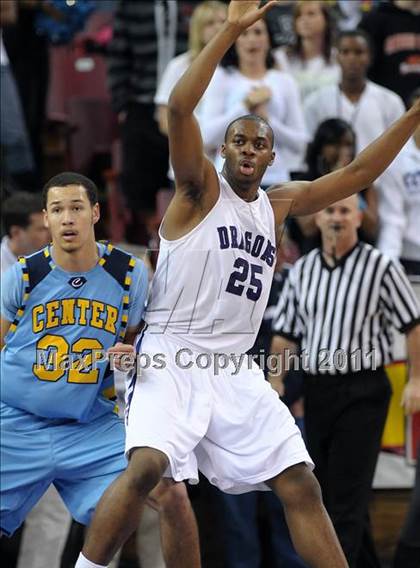 Thumbnail 3 in Center vs. Sacramento (CIF SJS D3 Final) photogallery.