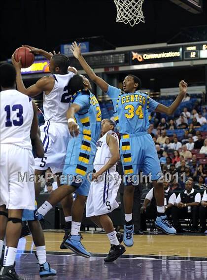 Thumbnail 1 in Center vs. Sacramento (CIF SJS D3 Final) photogallery.