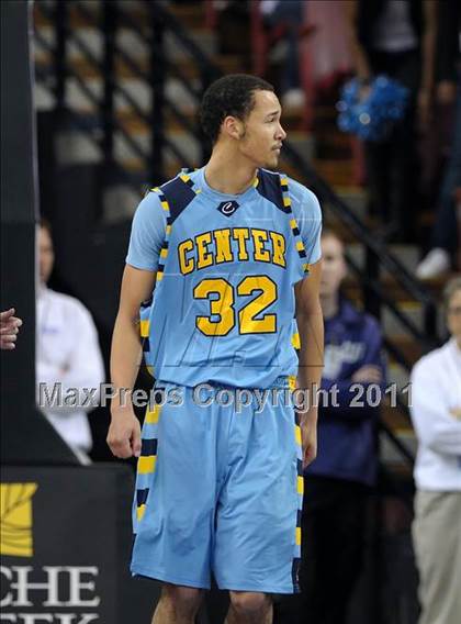 Thumbnail 1 in Center vs. Sacramento (CIF SJS D3 Final) photogallery.