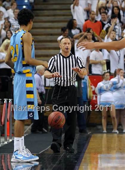 Thumbnail 2 in Center vs. Sacramento (CIF SJS D3 Final) photogallery.