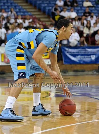 Thumbnail 1 in Center vs. Sacramento (CIF SJS D3 Final) photogallery.