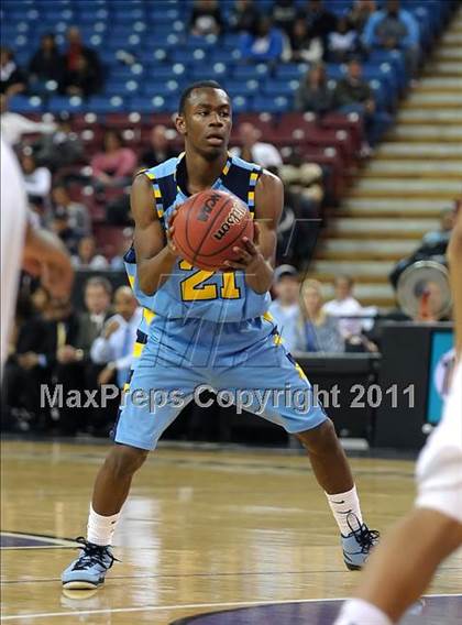 Thumbnail 1 in Center vs. Sacramento (CIF SJS D3 Final) photogallery.