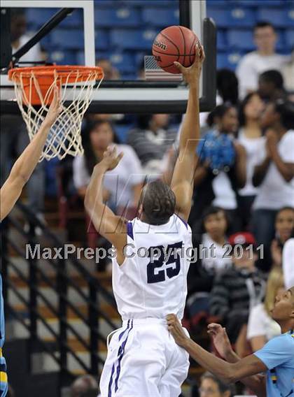Thumbnail 1 in Center vs. Sacramento (CIF SJS D3 Final) photogallery.