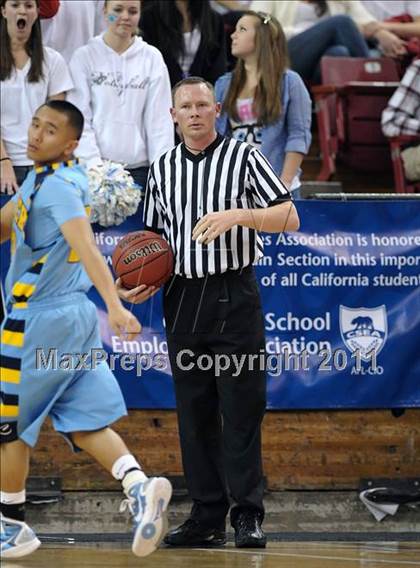 Thumbnail 2 in Center vs. Sacramento (CIF SJS D3 Final) photogallery.