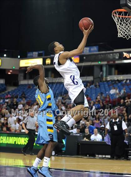 Thumbnail 3 in Center vs. Sacramento (CIF SJS D3 Final) photogallery.