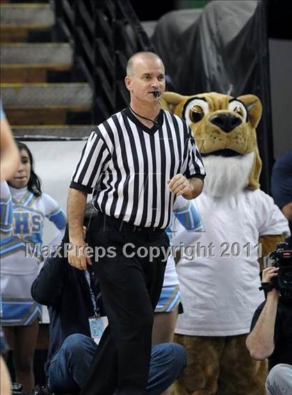 Thumbnail 1 in Center vs. Sacramento (CIF SJS D3 Final) photogallery.